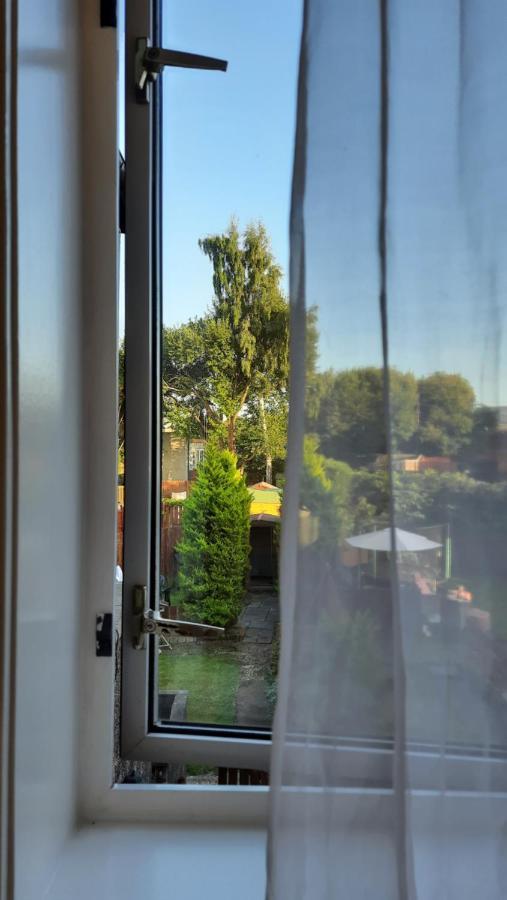 Homestay Lele's Flat - 15 Minutes To Airport & Centre Edinburgh