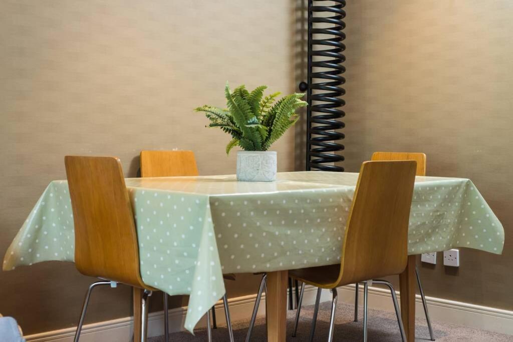 Royal Mile & Arthur's Seat Apt With Private Parking * EDI