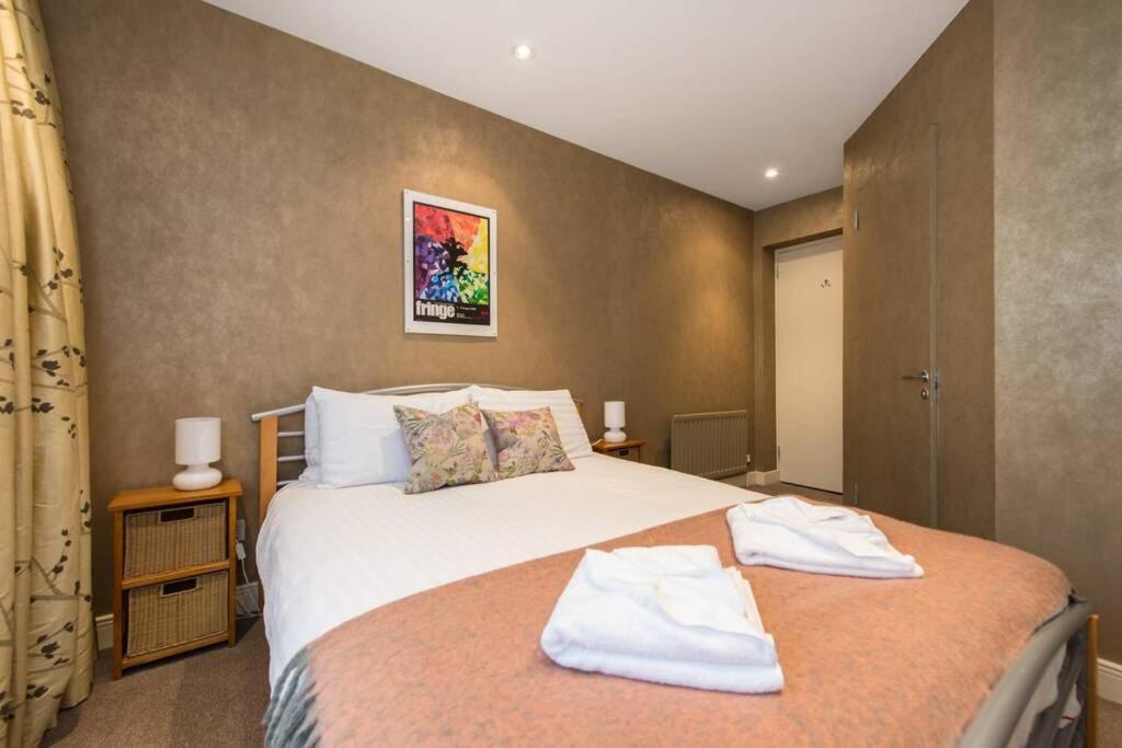 Royal Mile & Arthur's Seat Apt With Private Parking