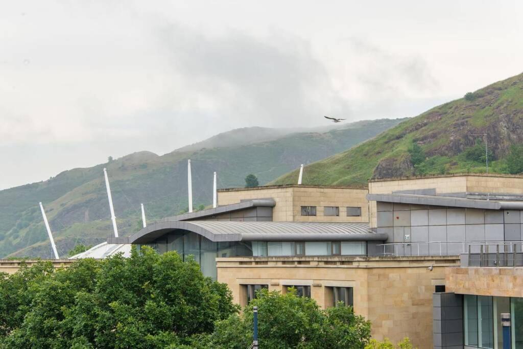 Royal Mile & Arthur's Seat Apt With Private Parking Apartment EDI