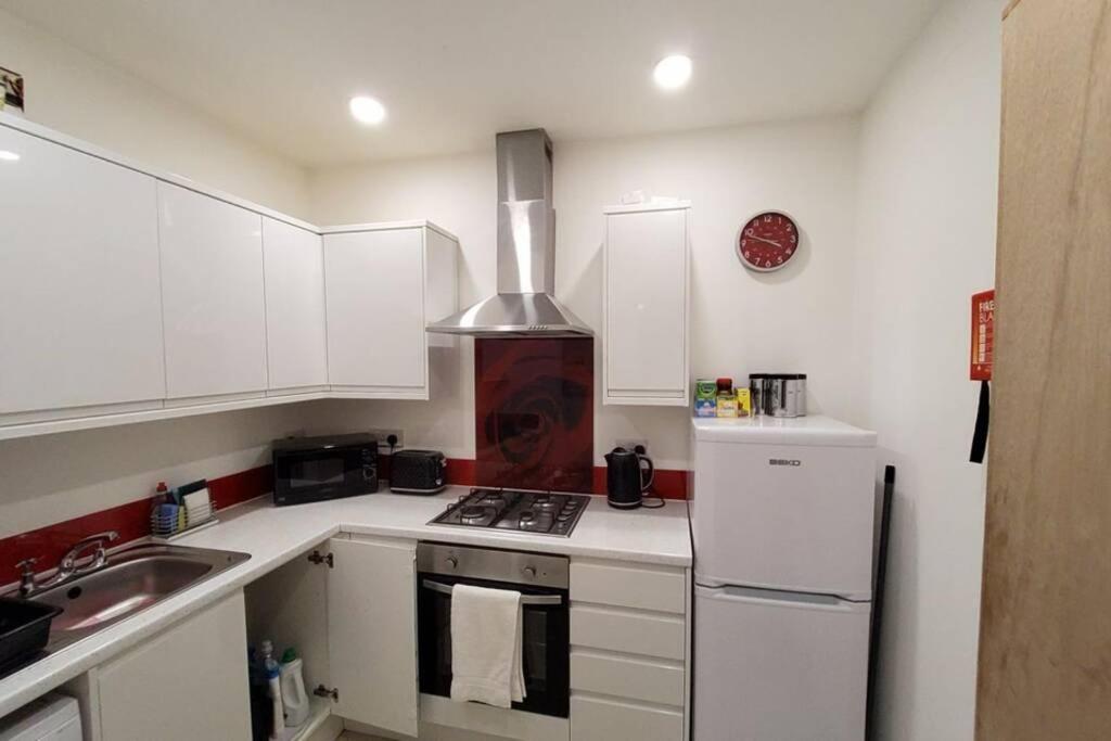 Leith Spectacular By Sensational Short Lets & Serviced With 6 Separate Beds & 2 Baths * Edinburgh