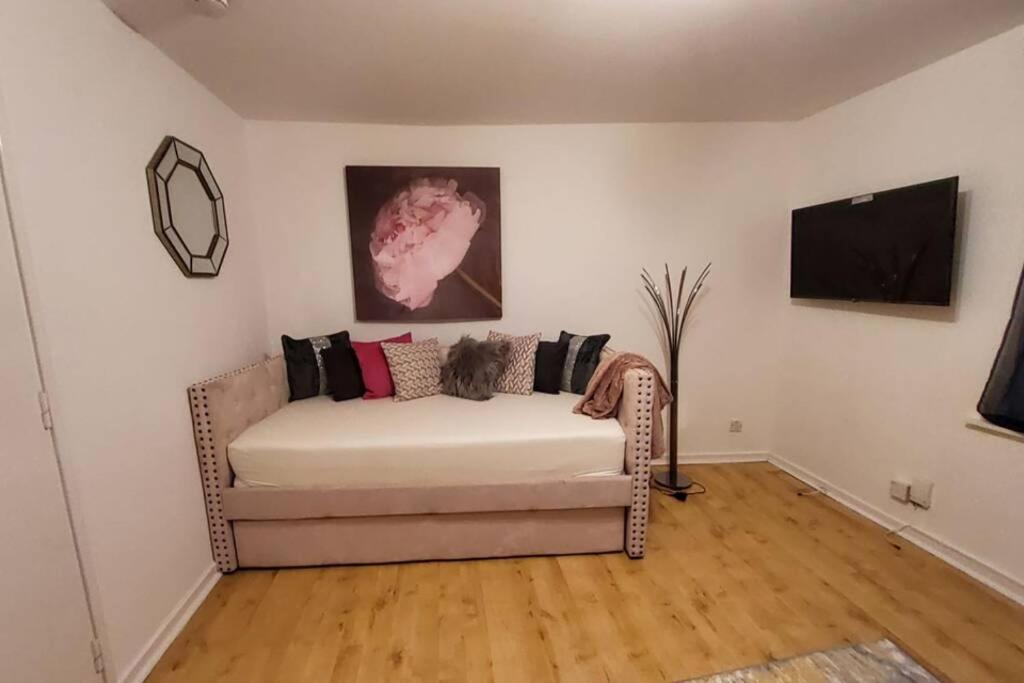 Sleeps 6 On Separate Beds, 4 Smart Tvs, Netflix