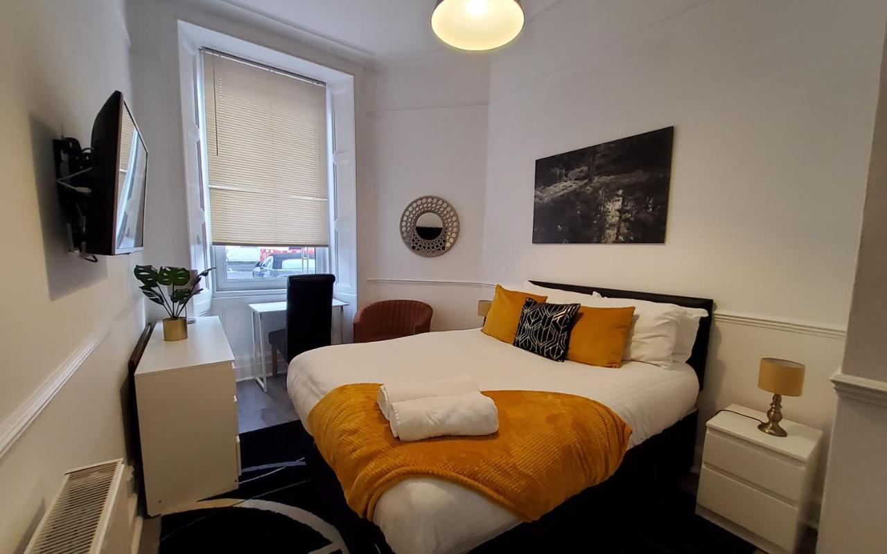Leith Spectacular By Sensational Short Lets & Serviced With 6 Separate Beds & 2 Baths *