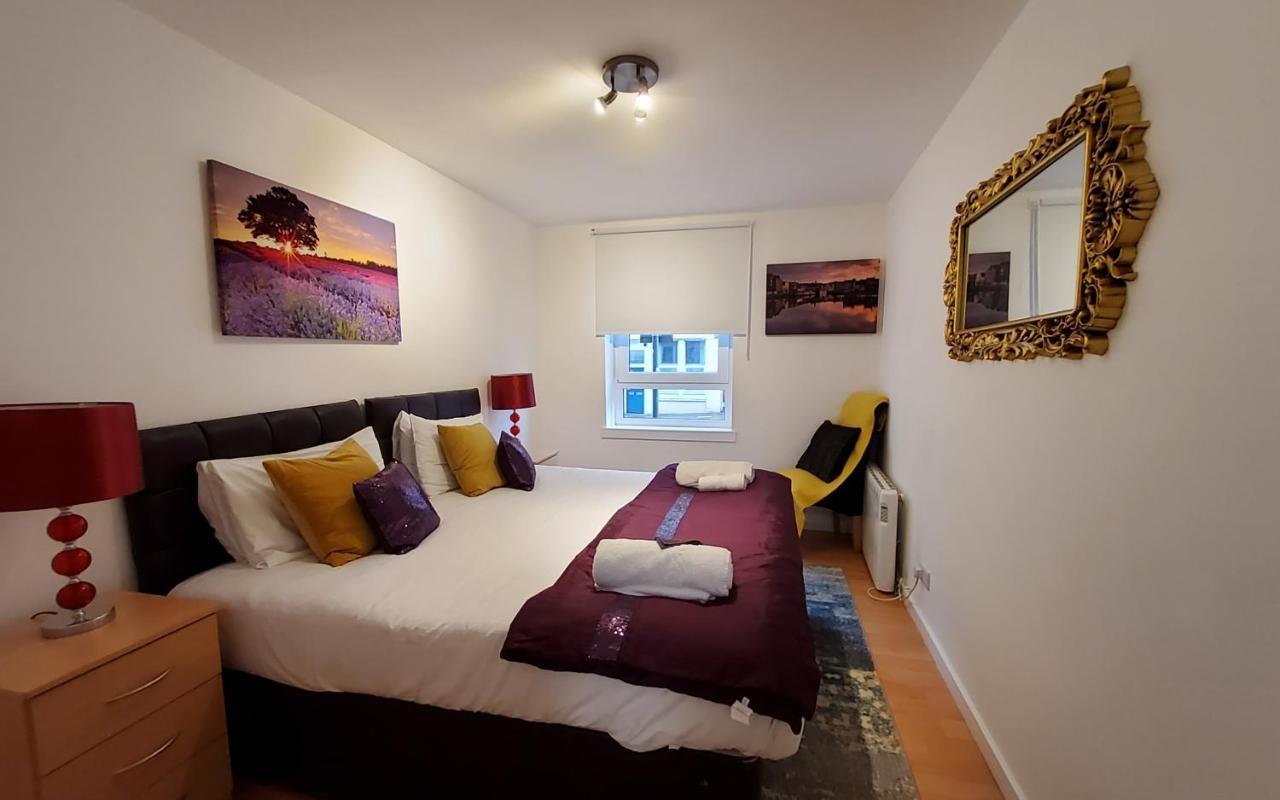 Sleeps 6 On Separate Beds, 4 Smart Tvs, Netflix Apartment Edinburgh