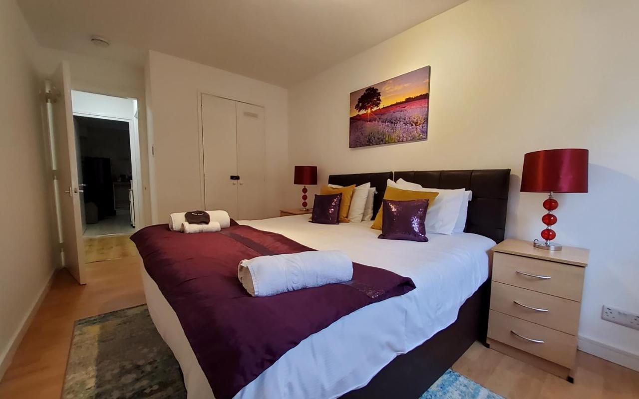 Apartment Sleeps 6 On Separate Beds, 4 Smart Tvs, Netflix Edinburgh