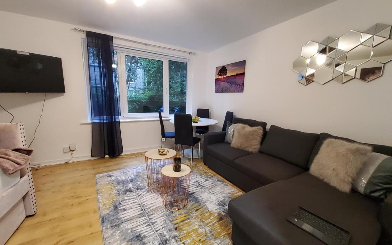Apartment Sleeps 6 On Separate Beds, 4 Smart Tvs, Netflix *