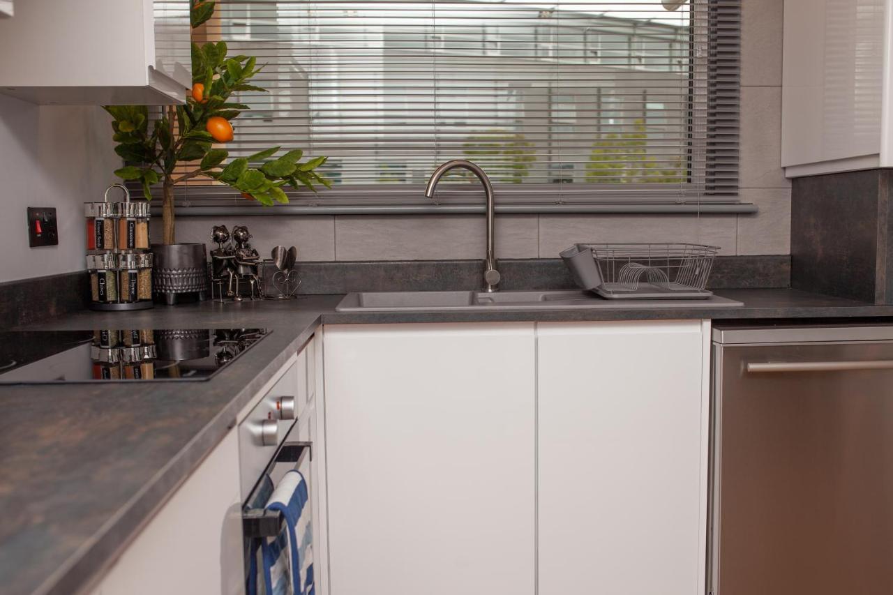 Holyrood New Apartment Edinburgh