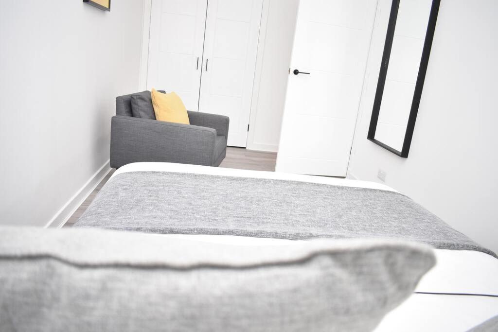 Apartment Modern & Bright 1 Bed For 4 Close To Centre!