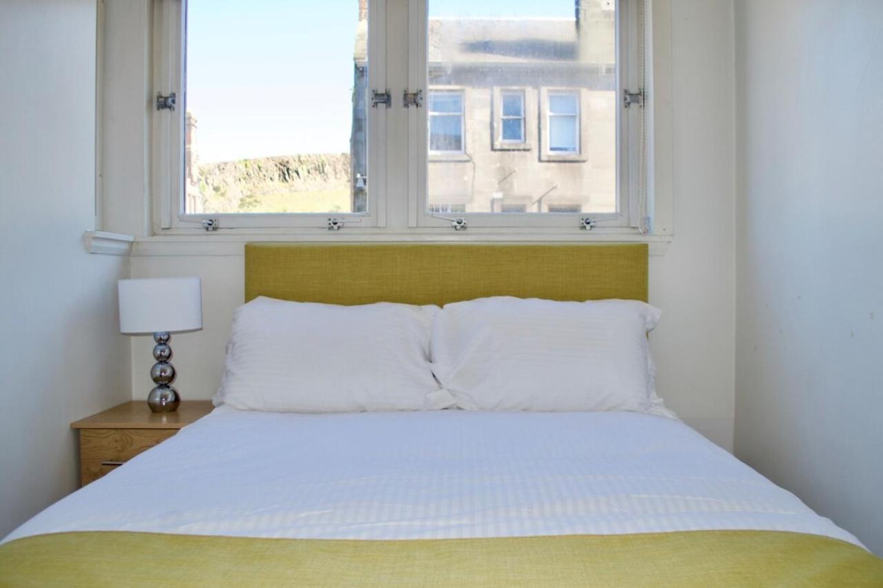 Central And Spacious Flat - Royal Mile