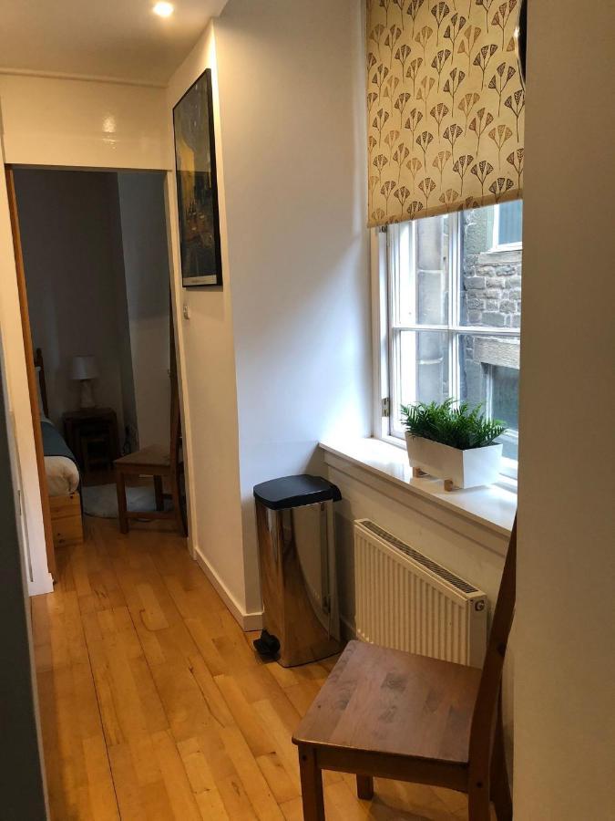 The Edmonstone's Apartment Edinburgh