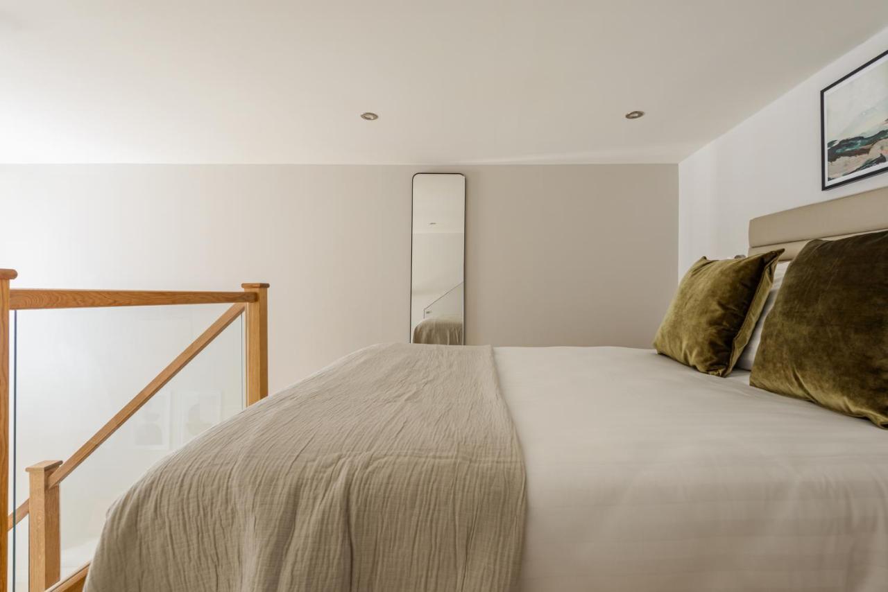 Museum Apartment *