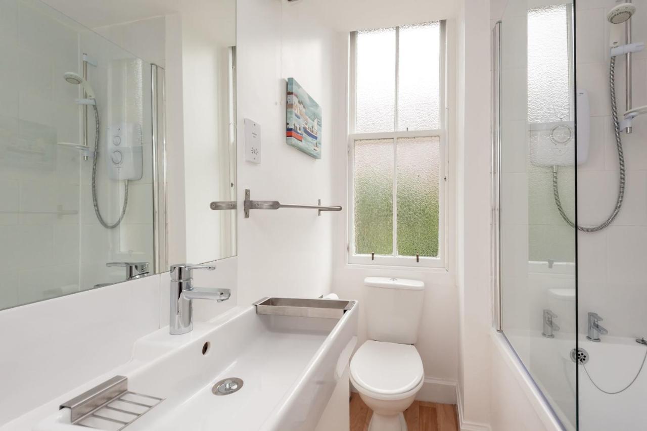 Cosy 1 Bedroom Flat With View Of Union Canal