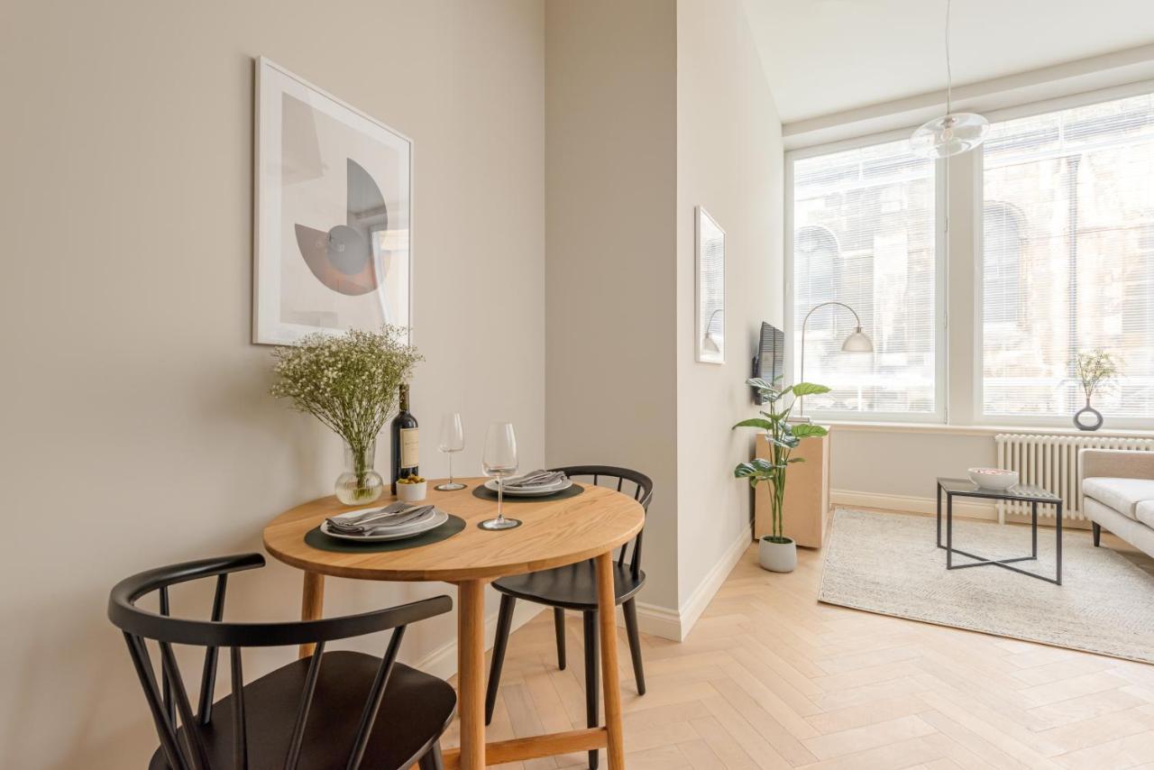 Museum Apartment *