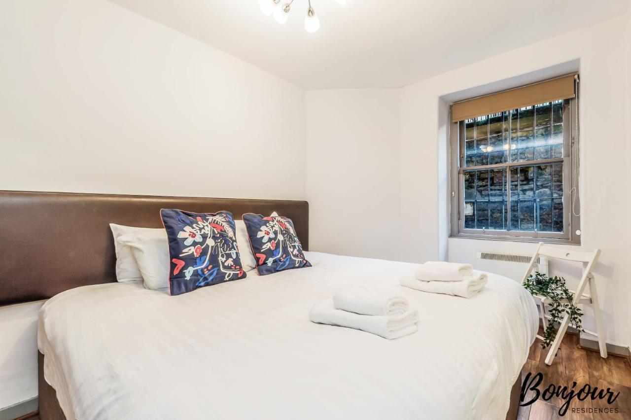 Royal Mile 3br-2ba, 1 Min To Castle - Free Parking & Zip Link Beds By Bonjour Residences Apartment