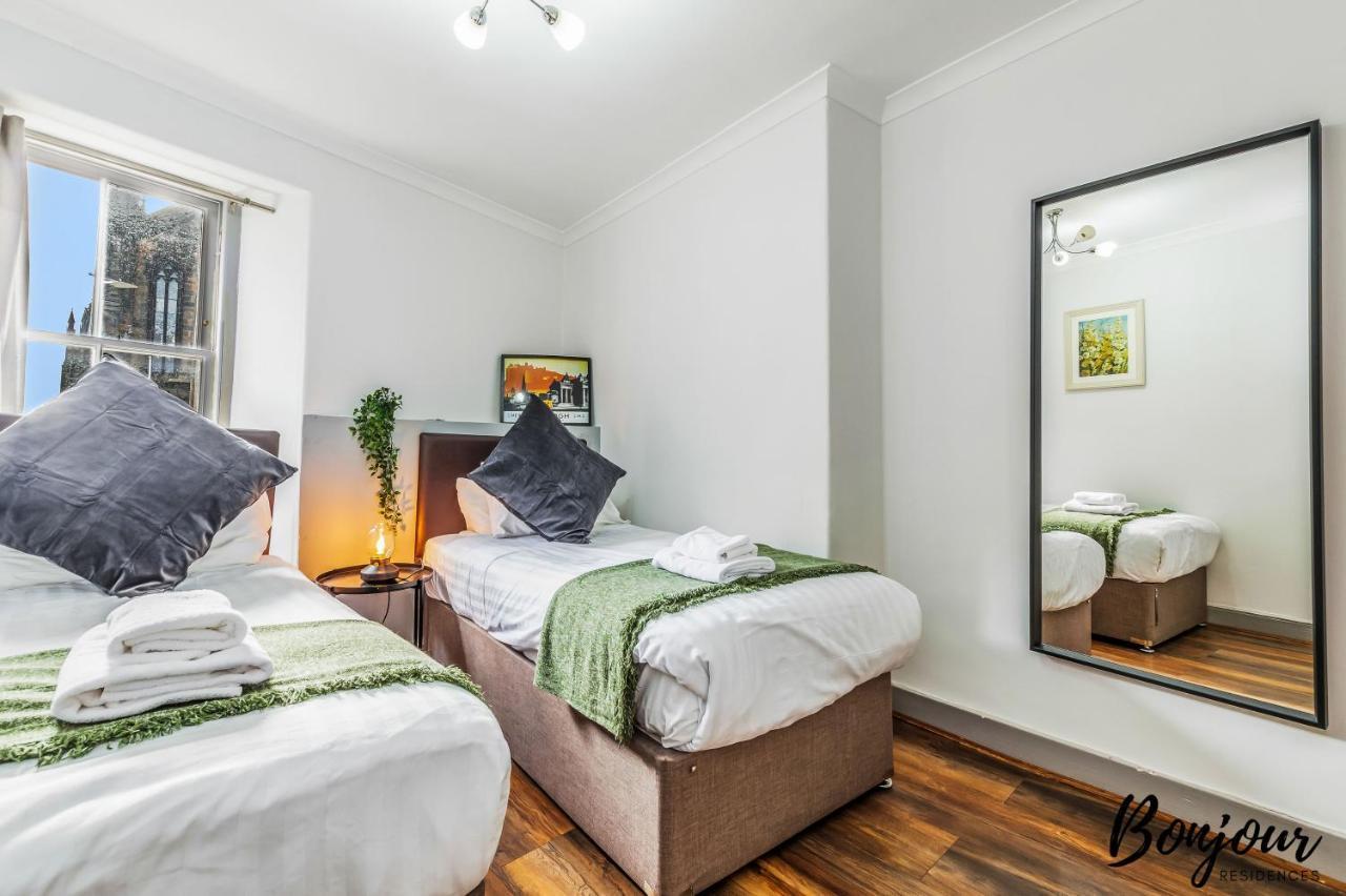 Royal Mile 3br-2ba, 1 Min To Castle - Free Parking & Zip Link Beds By Bonjour Residences *