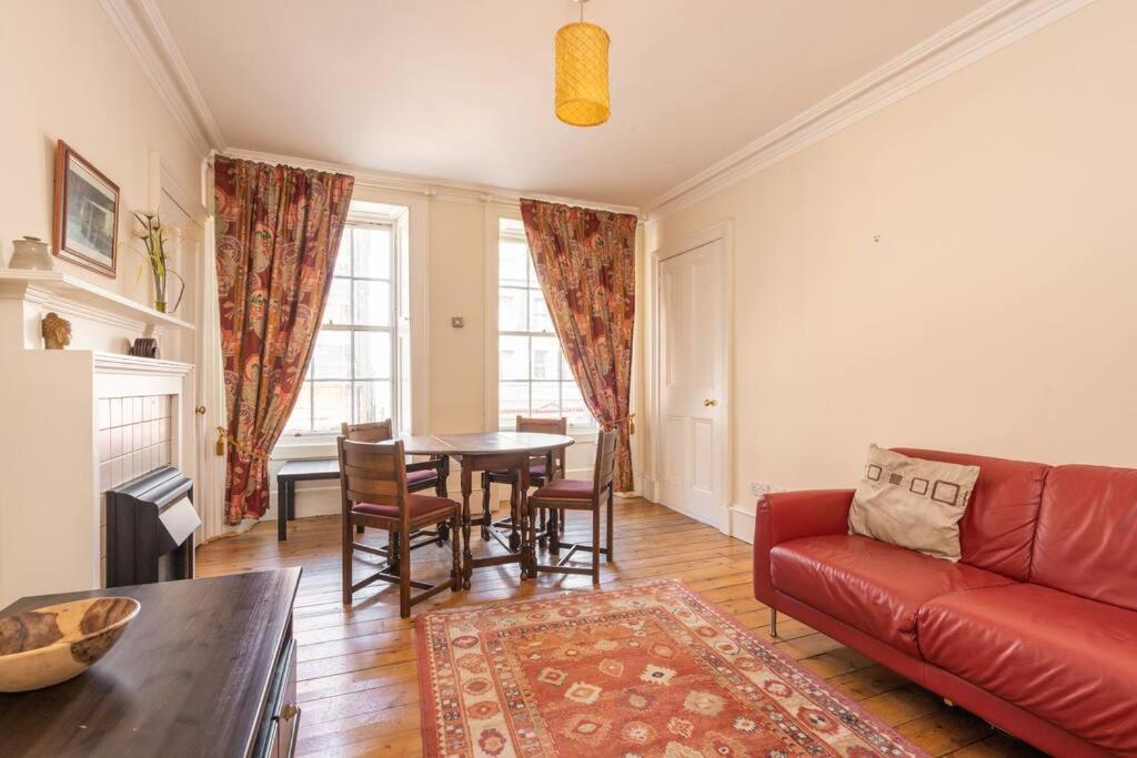 Spacious 2 Bedroom Flat In The City Centre Apartment