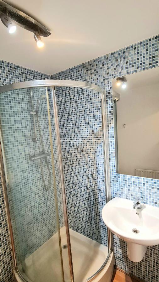 Lovely 3 Bedroom Apartment - Free Parking Apartment EDI
