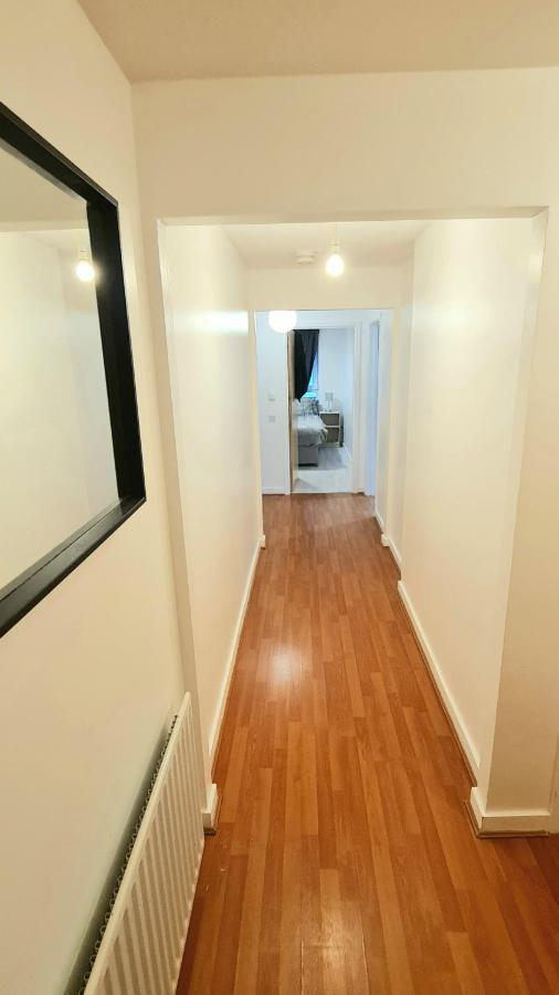 Lovely 3 Bedroom Apartment - Free Parking * EDI