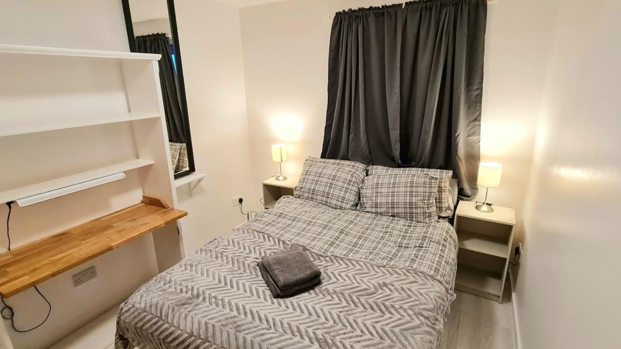 Lovely 3 Bedroom Apartment - Free Parking Apartment