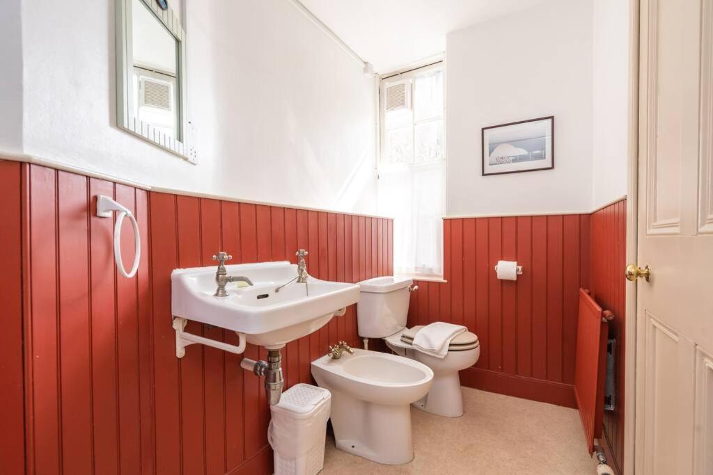 Spacious 2 Bedroom Flat In The City Centre