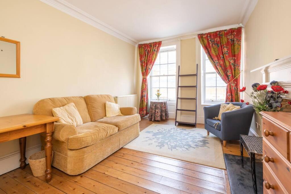 Spacious 2 Bedroom Flat In The City Centre Apartment