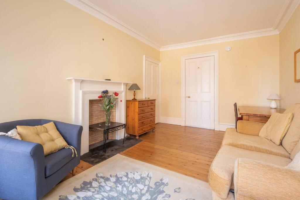 Spacious 2 Bedroom Flat In The City Centre Apartment Edinburgh