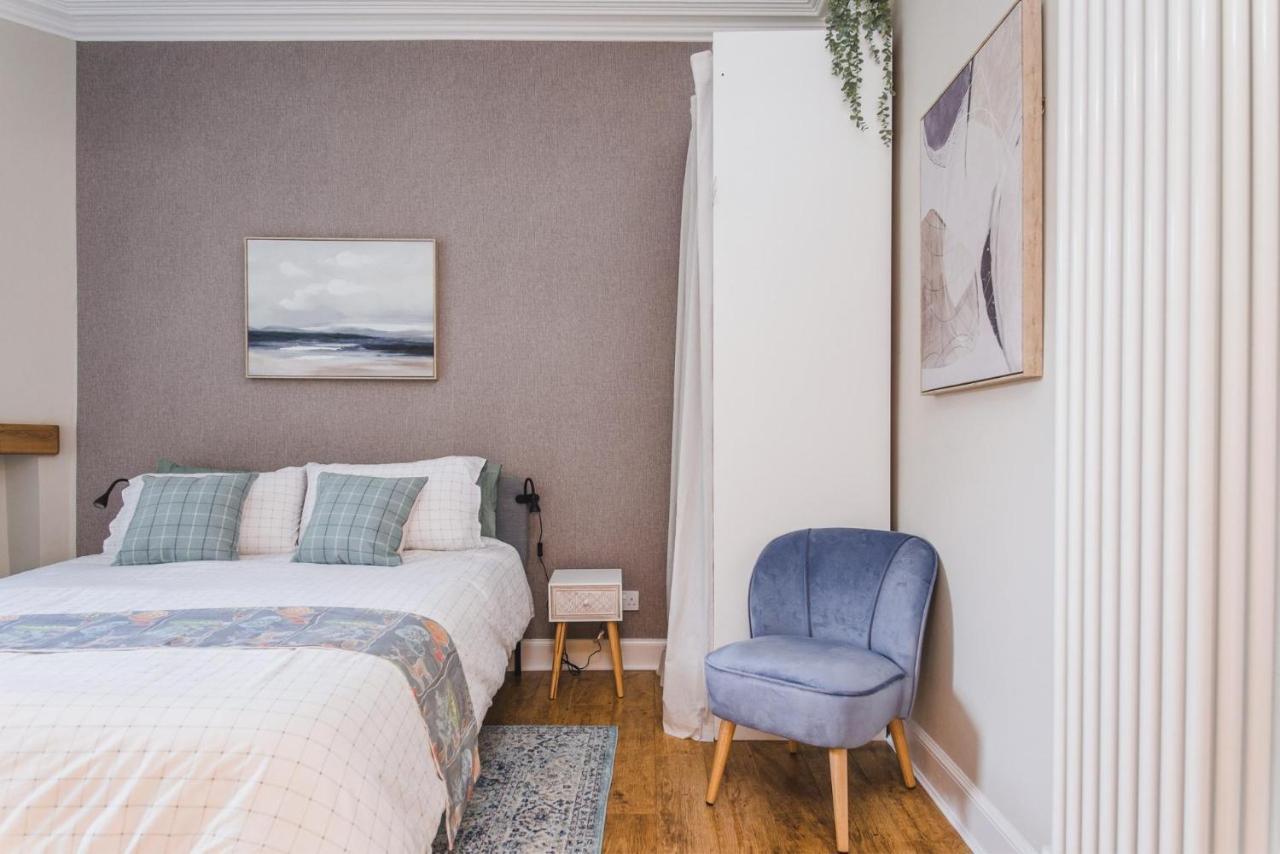 New Sleek 1bd Centre Apartment