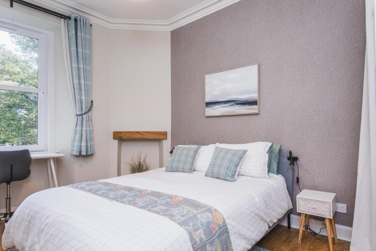 New Sleek 1bd Centre Edinburgh