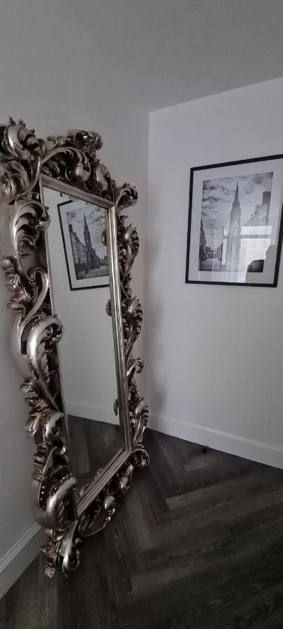 Castle Terrace 1 Bed Looking Onto Castle - Sleeps Upto 4