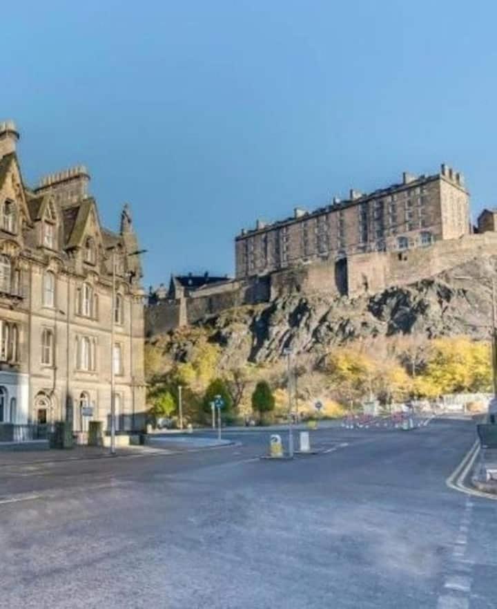 Apartment Castle Terrace 1 Bed Looking Onto Castle - Sleeps Upto 4 *