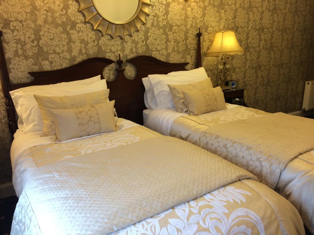 Aaran 4* Edinburgh