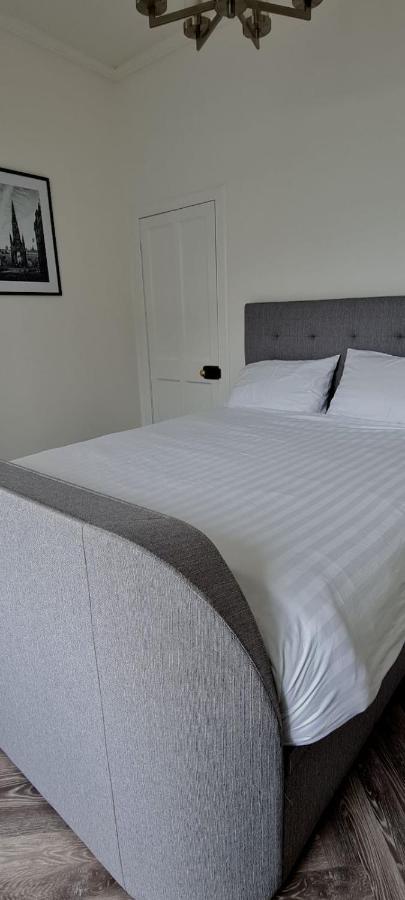 Castle Terrace 1 Bed Looking Onto Castle - Sleeps Upto 4