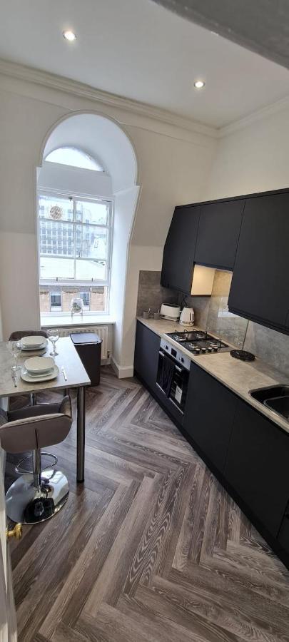 Castle Terrace 1 Bed Looking Onto Castle - Sleeps Upto 4 Apartment Edinburgh