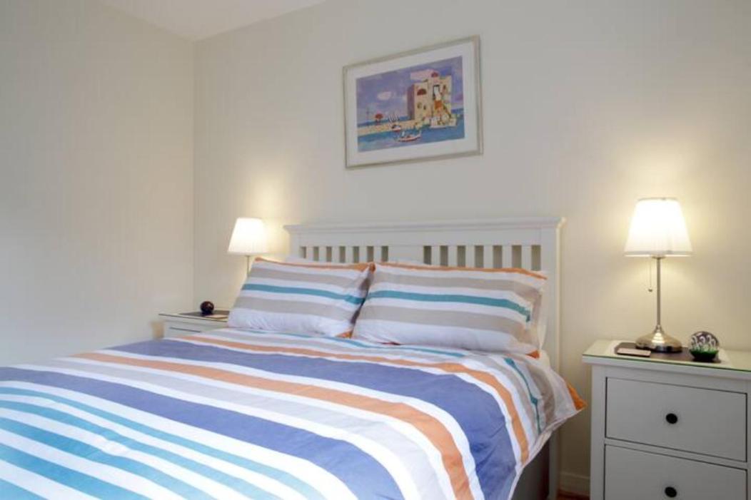 Pass The Keys Cosy And Bright 2 Beds Flat With - Free Parking Apartment