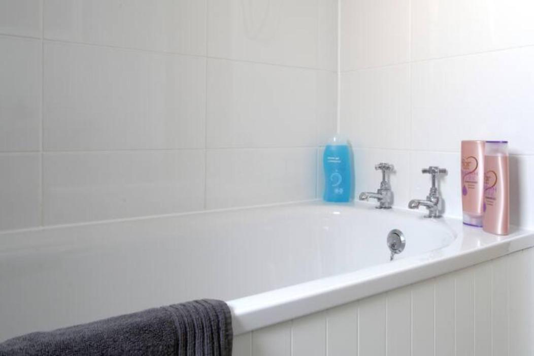 Pass The Keys Cosy And Bright 2 Beds Flat With - Free Parking Apartment *
