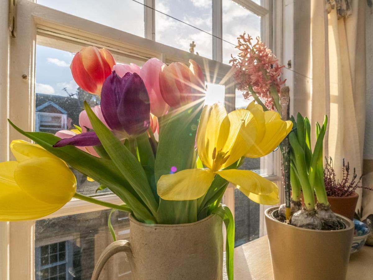 Pass The Keys Cosy And Stylish Open Plan Studio In New Town * Edinburgh