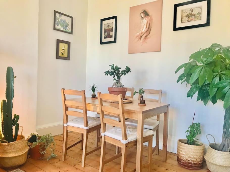 Cosy 2 Bedroom Flat In * Edinburgh