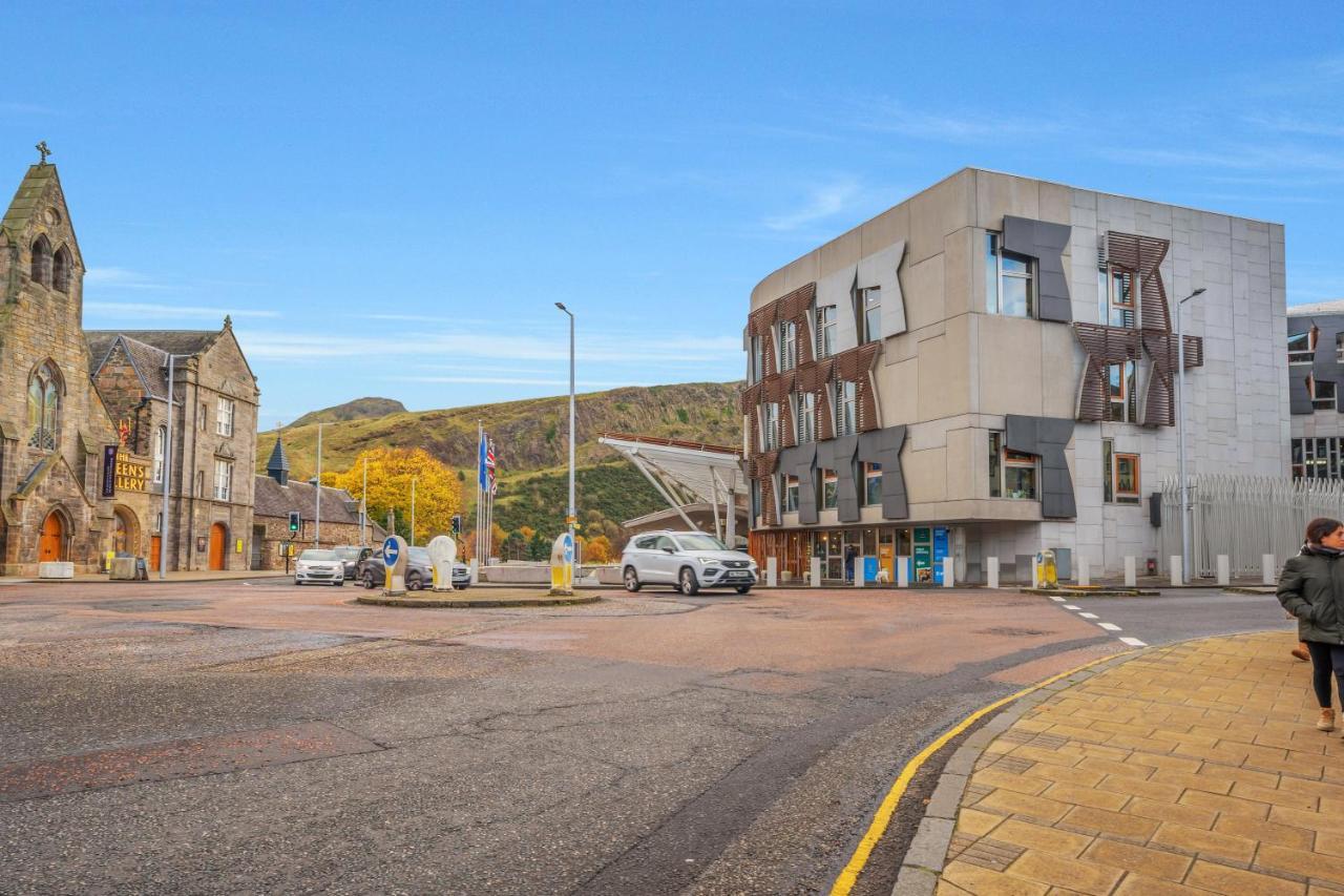 Spacious 3 Bedroom Modern House - Heart Of - Private Main Door Entrance & Private Garden With Stunning Views Of Arthur Seat Apartment EDI