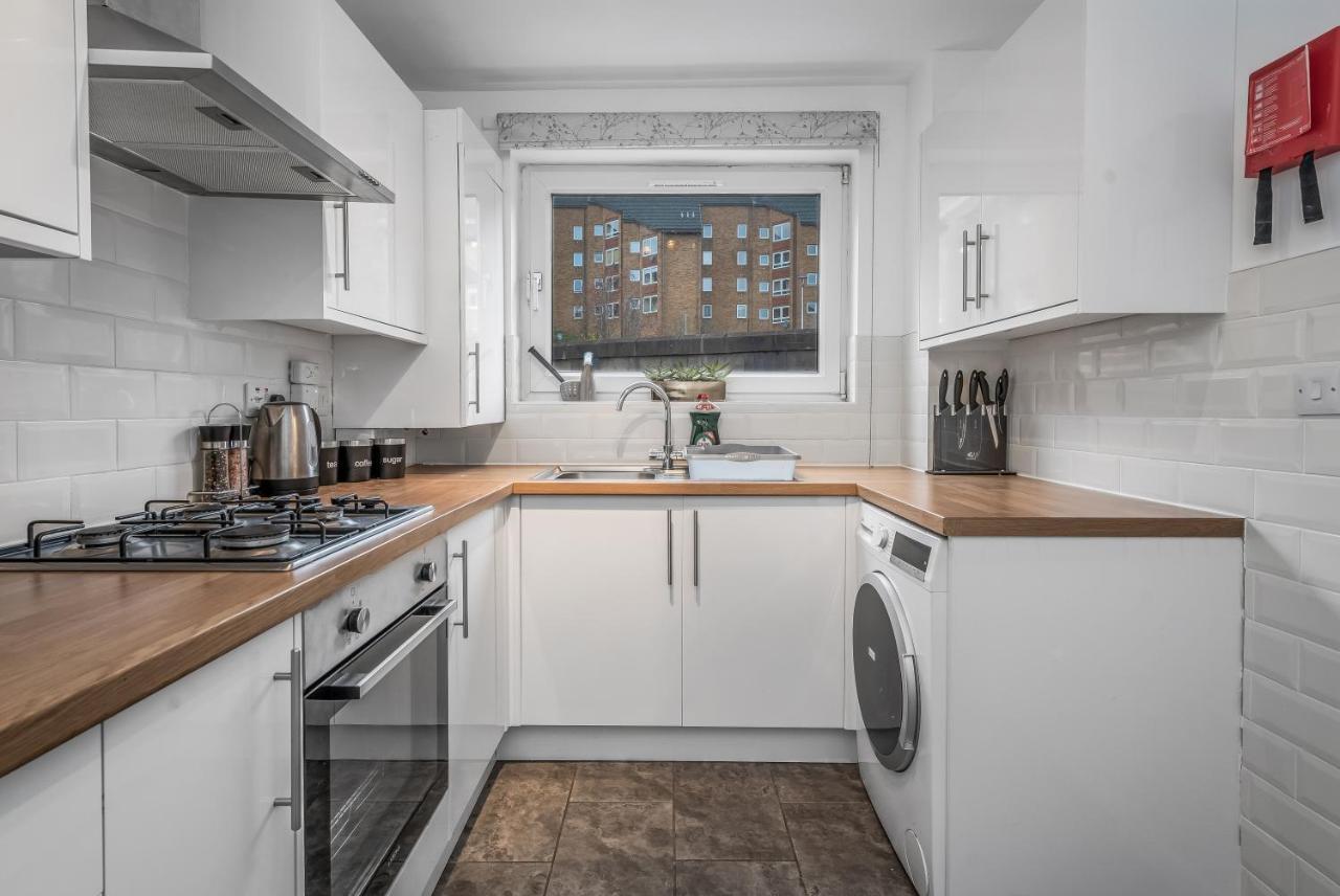 Spacious 3 Bedroom Modern House - Heart Of - Private Main Door Entrance & Private Garden With Stunning Views Of Arthur Seat EDI