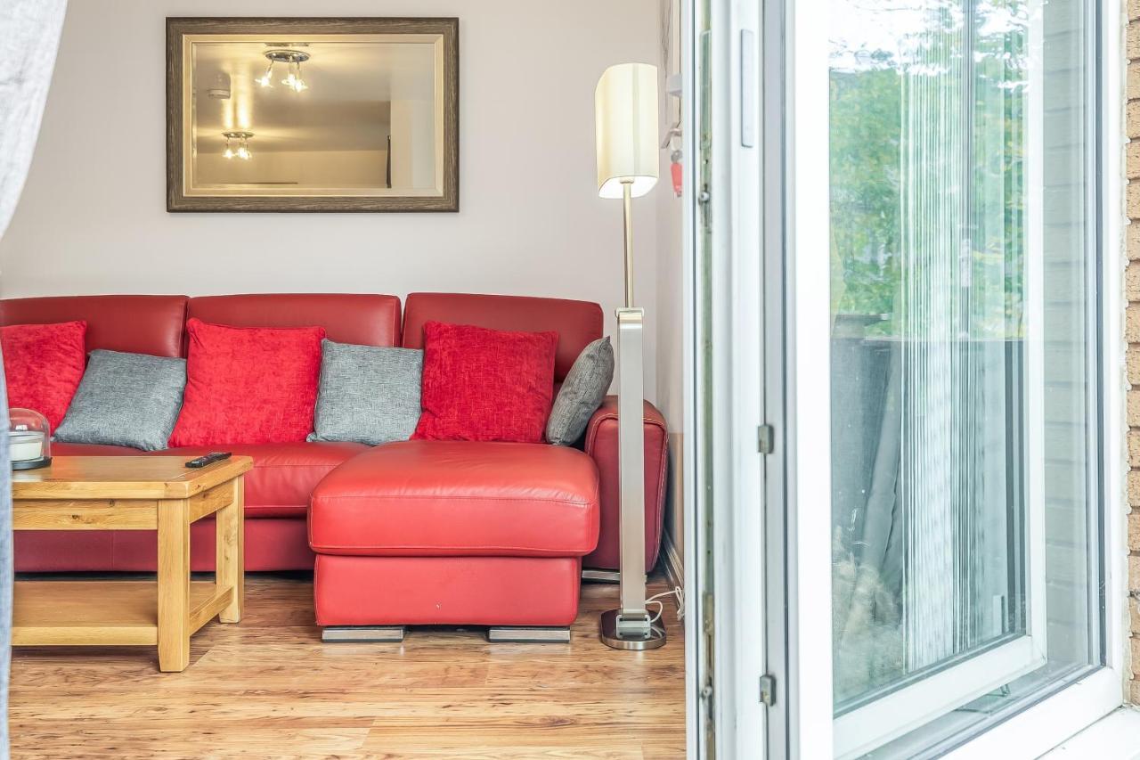 Spacious 3 Bedroom Modern House - Heart Of - Private Main Door Entrance & Private Garden With Stunning Views Of Arthur Seat Apartment *