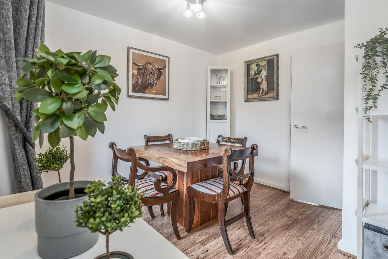 Spacious 3 Bedroom Modern House - Heart Of - Private Main Door Entrance & Private Garden With Stunning Views Of Arthur Seat Apartment