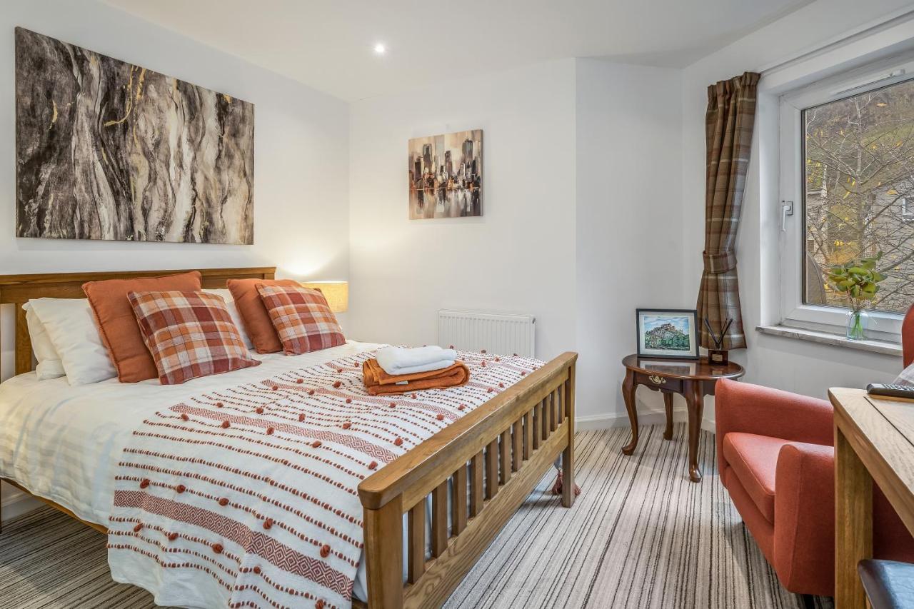 Spacious 3 Bedroom Modern House - Heart Of - Private Main Door Entrance & Private Garden With Stunning Views Of Arthur Seat Apartment