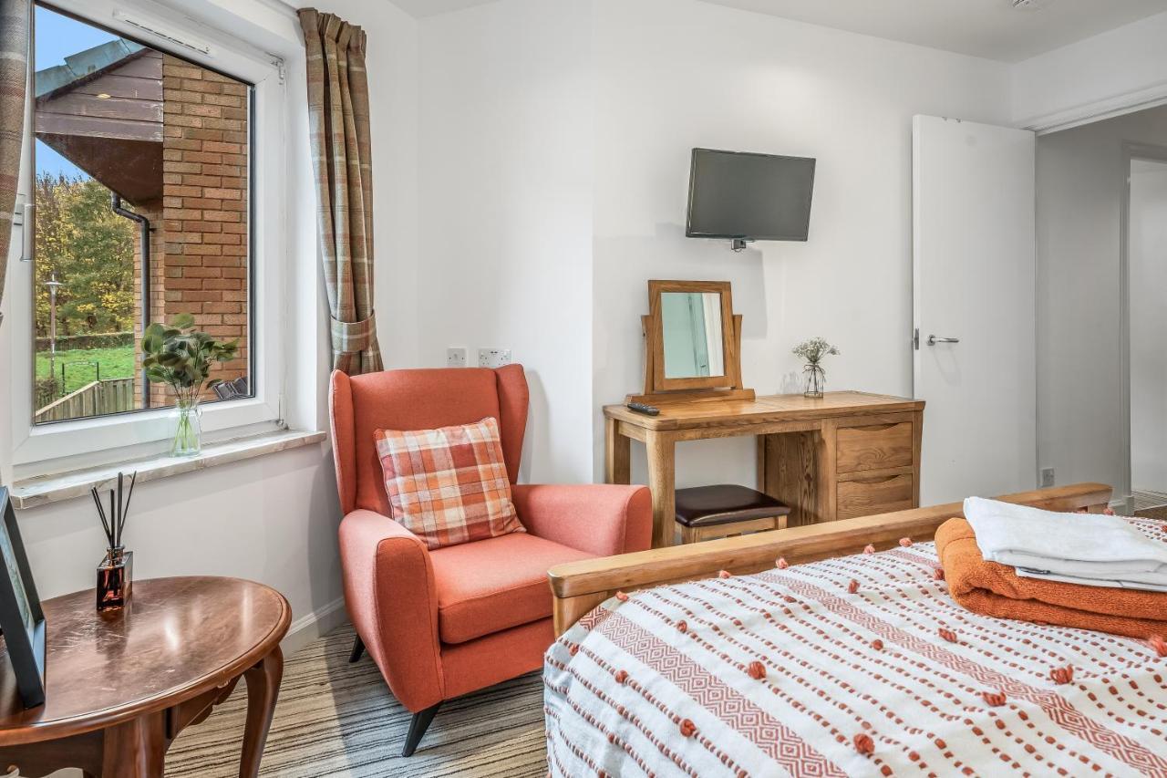 Spacious 3 Bedroom Modern House - Heart Of - Private Main Door Entrance & Private Garden With Stunning Views Of Arthur Seat * EDI