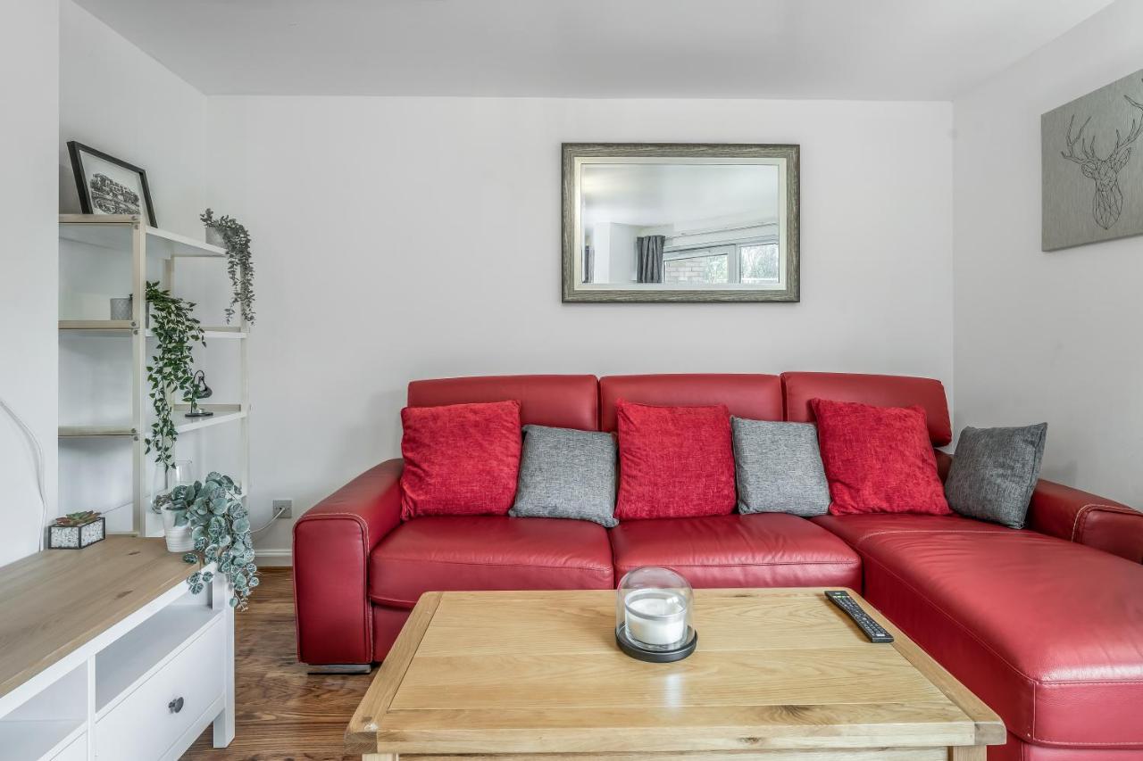 Spacious 3 Bedroom Modern House - Heart Of - Private Main Door Entrance & Private Garden With Stunning Views Of Arthur Seat * EDI