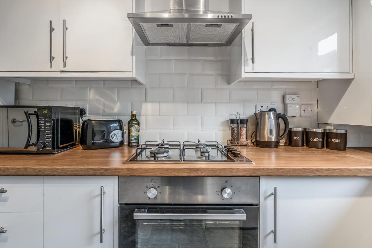 Apartment Spacious 3 Bedroom Modern House - Heart Of - Private Main Door Entrance & Private Garden With Stunning Views Of Arthur Seat *