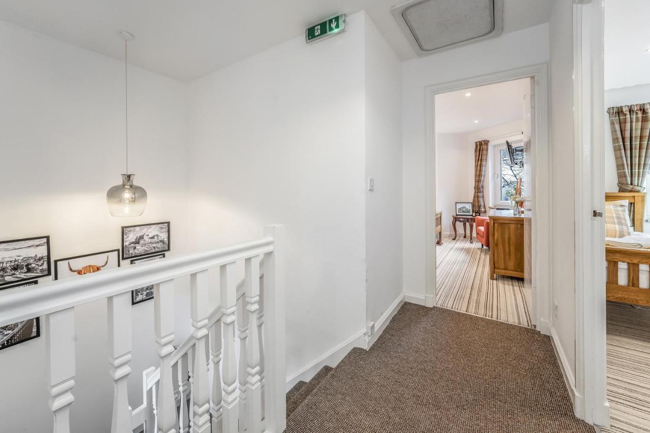 Spacious 3 Bedroom Modern House - Heart Of - Private Main Door Entrance & Private Garden With Stunning Views Of Arthur Seat Apartment