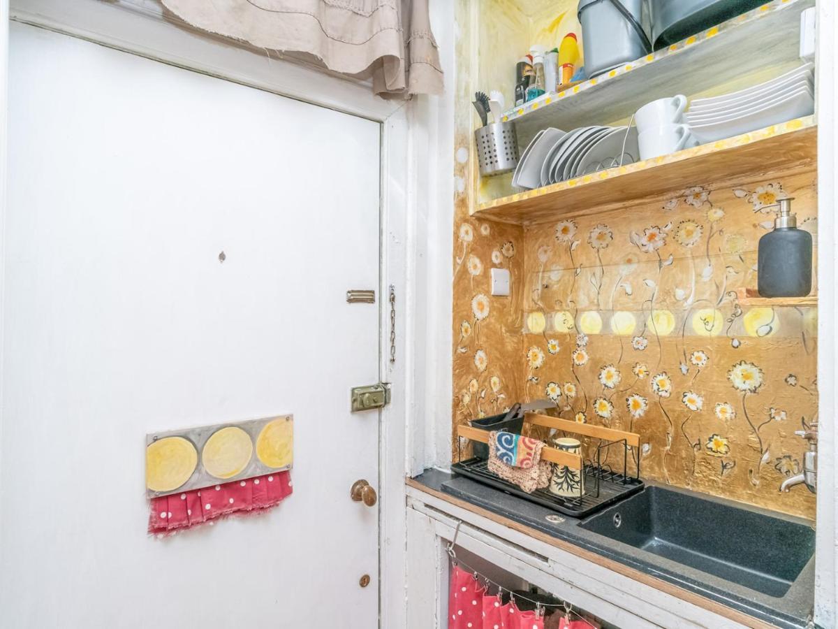 Pass The Keys Cosy And Stylish Open Plan Studio In New Town *