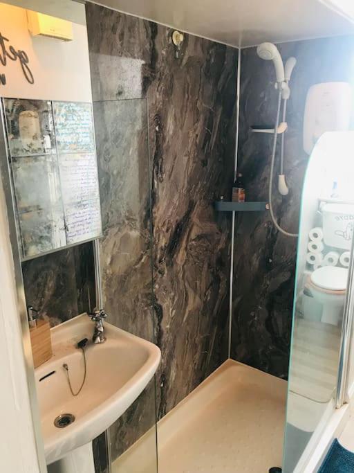 Apartment Cosy 2 Bedroom Flat In