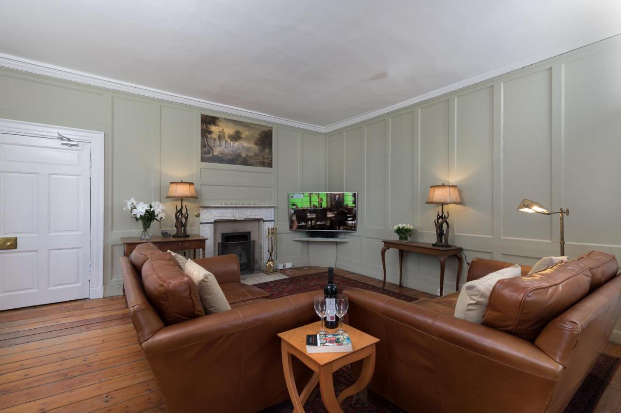 Holiday home Drylaw House, Grade A Listed Mansion Near Centre Edinburgh