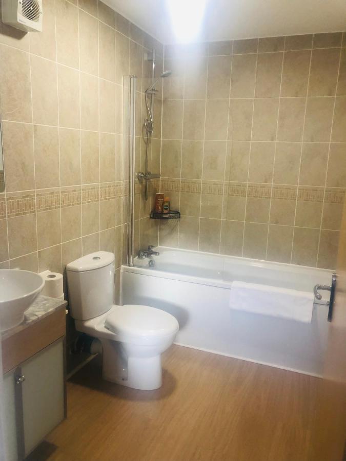 2 Bath Free Parking Edinburgh